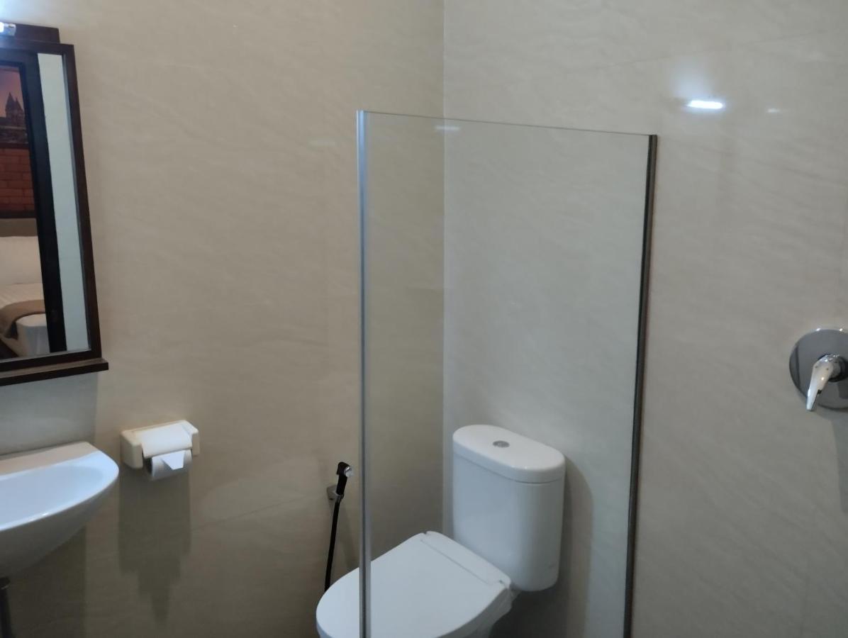 Omah Watu Homestay Yogyakarta Exterior photo